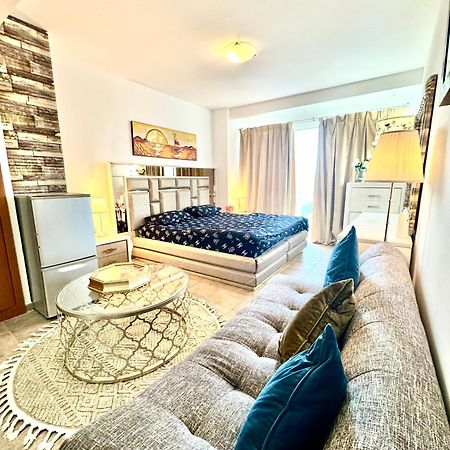 Travelers Backpackers Apartment ดูไบ ภายนอก รูปภาพ