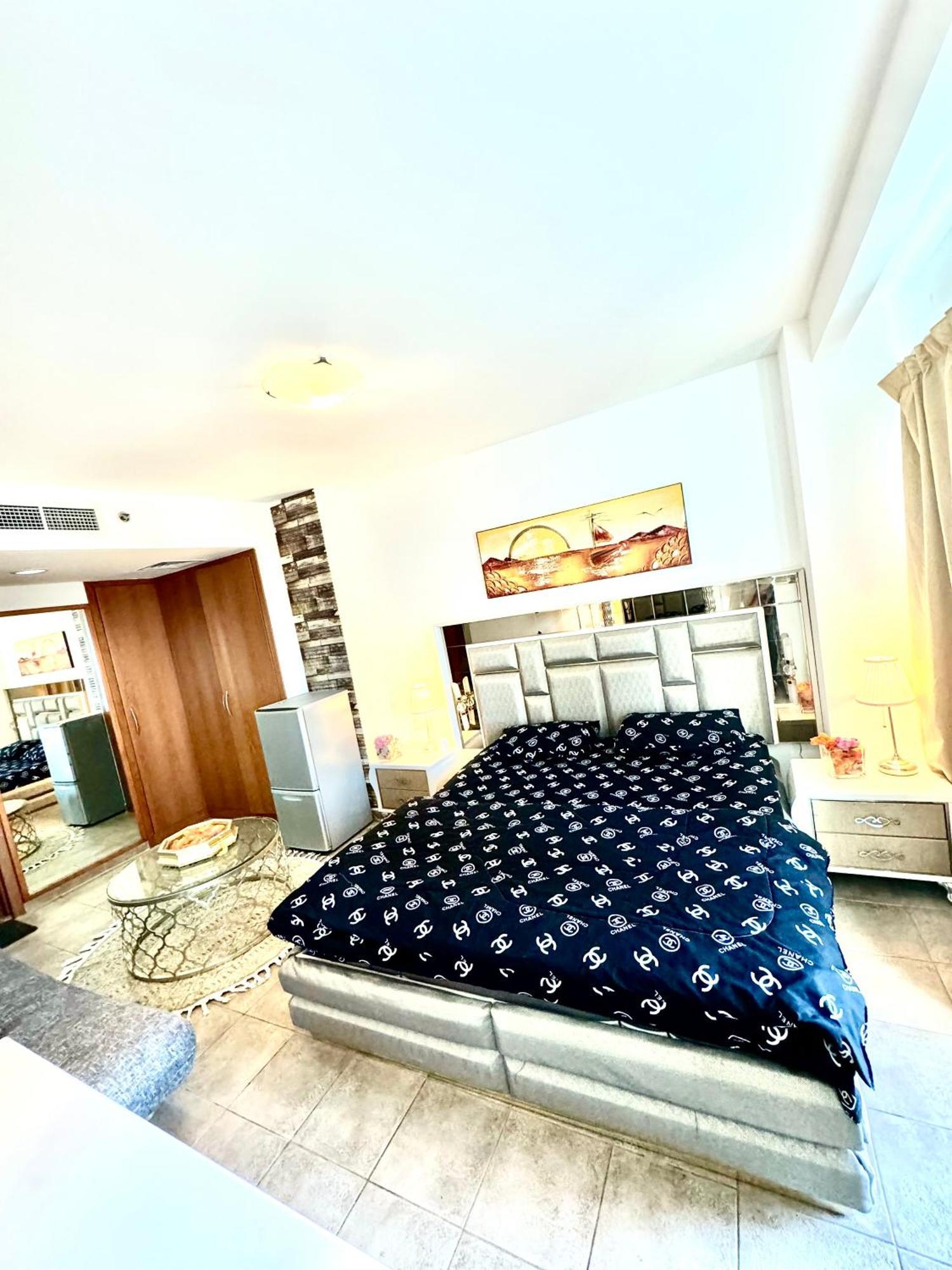 Travelers Backpackers Apartment ดูไบ ภายนอก รูปภาพ
