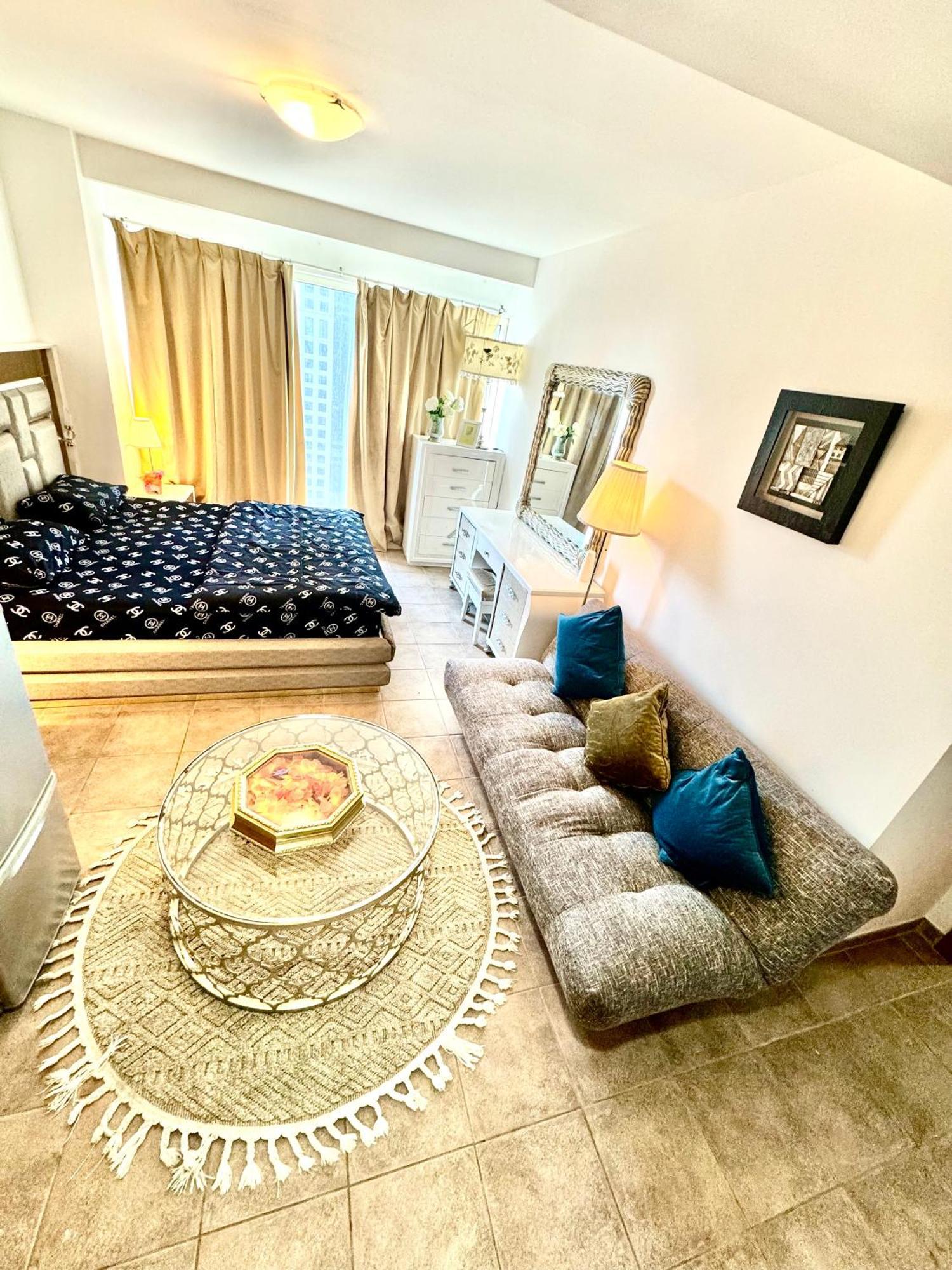 Travelers Backpackers Apartment ดูไบ ภายนอก รูปภาพ