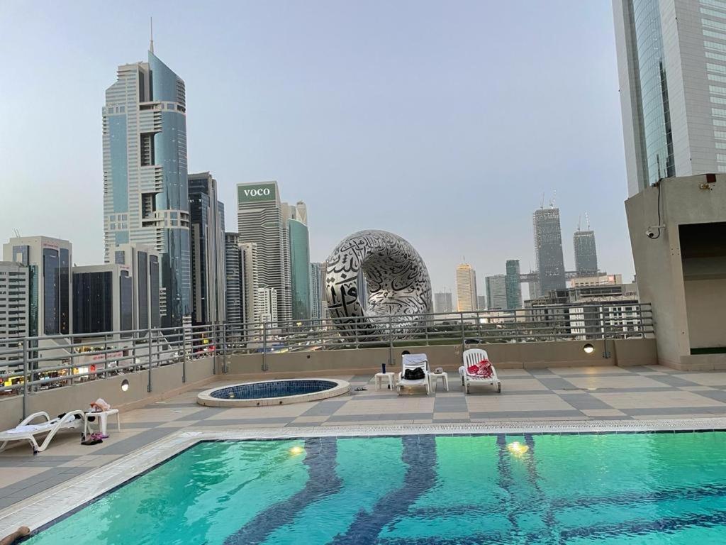 Travelers Backpackers Apartment ดูไบ ภายนอก รูปภาพ