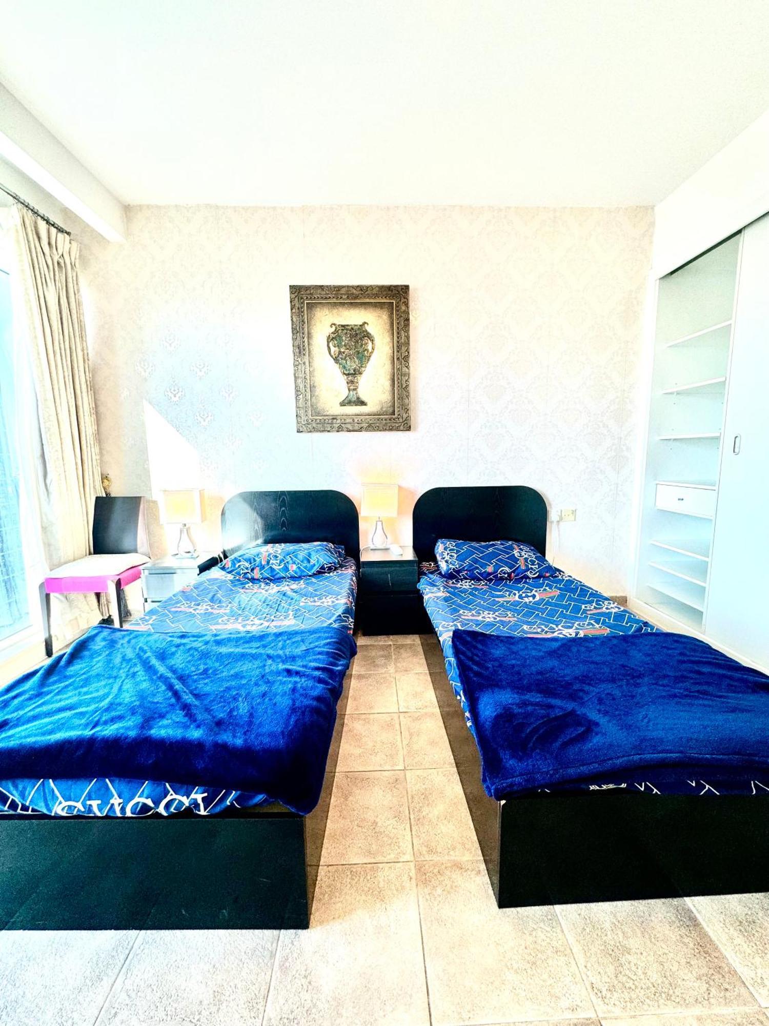 Travelers Backpackers Apartment ดูไบ ภายนอก รูปภาพ