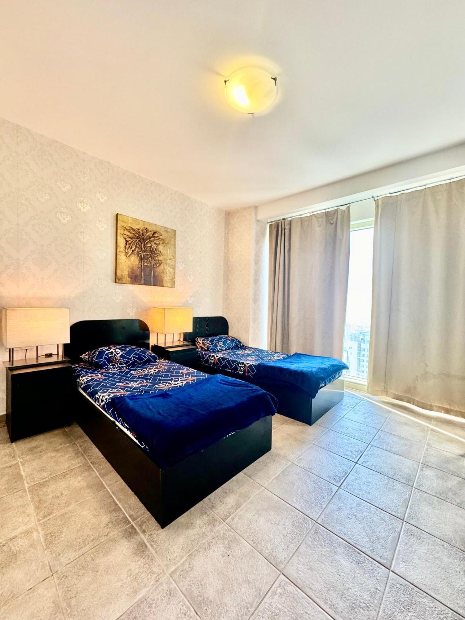 Travelers Backpackers Apartment ดูไบ ภายนอก รูปภาพ