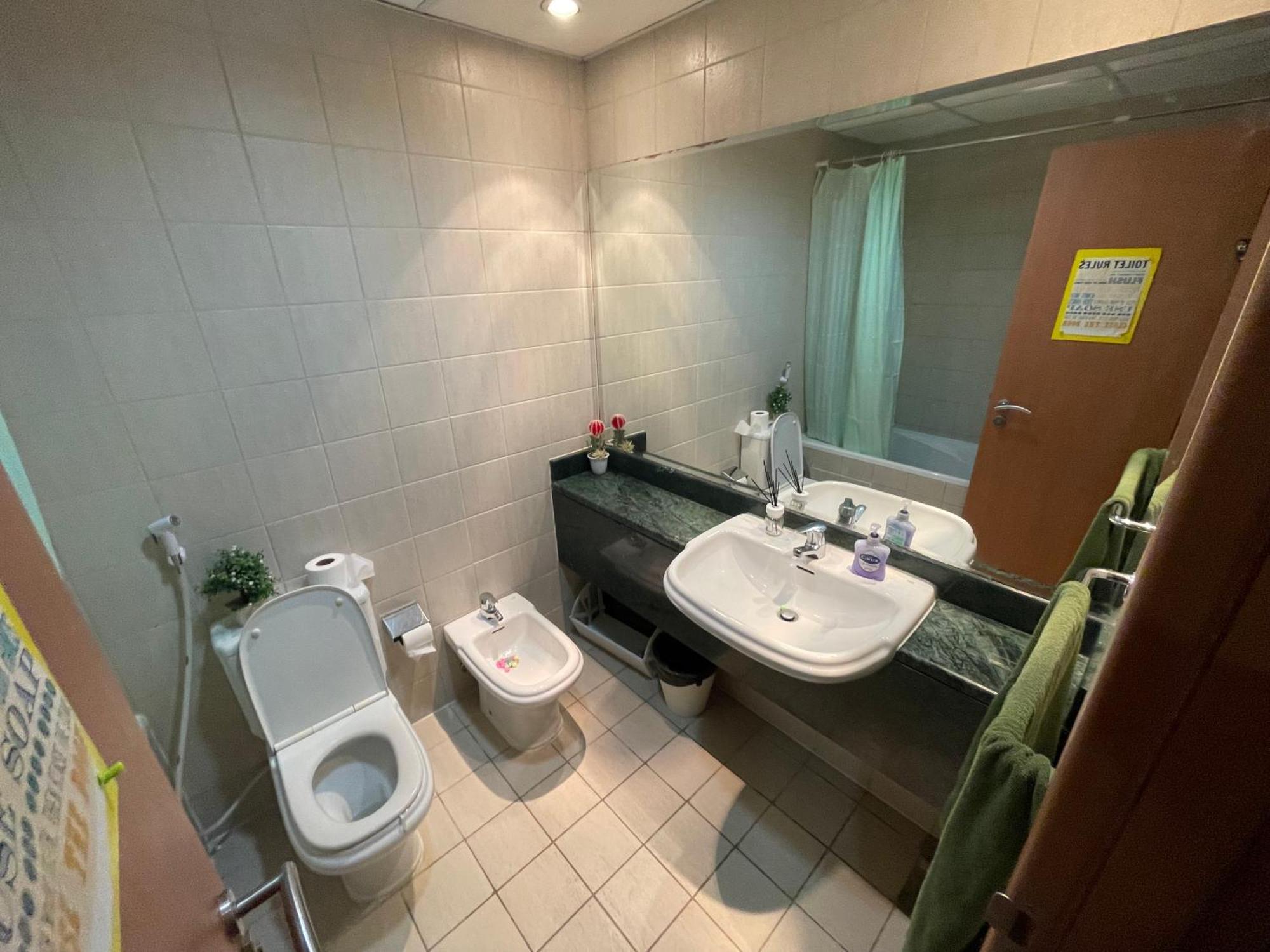 Travelers Backpackers Apartment ดูไบ ภายนอก รูปภาพ