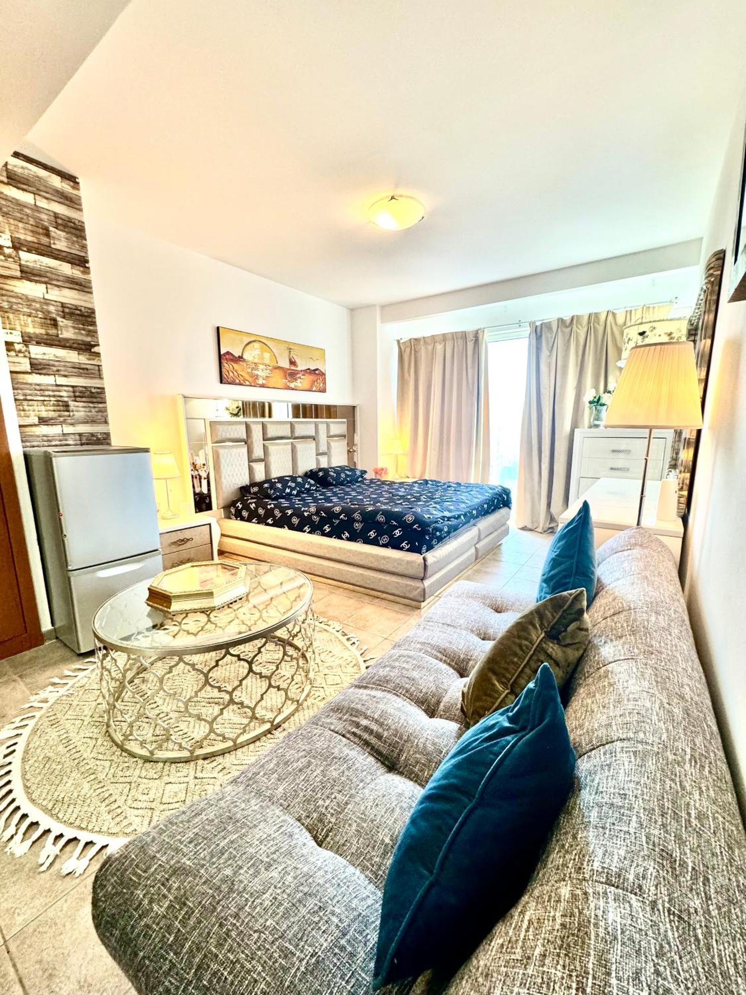 Travelers Backpackers Apartment ดูไบ ภายนอก รูปภาพ